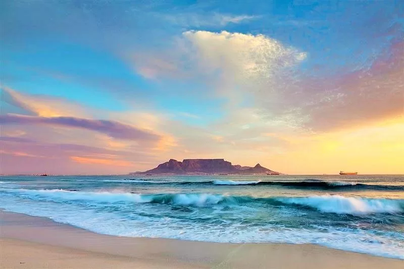 Table Mountain seen from Bloubergstrand